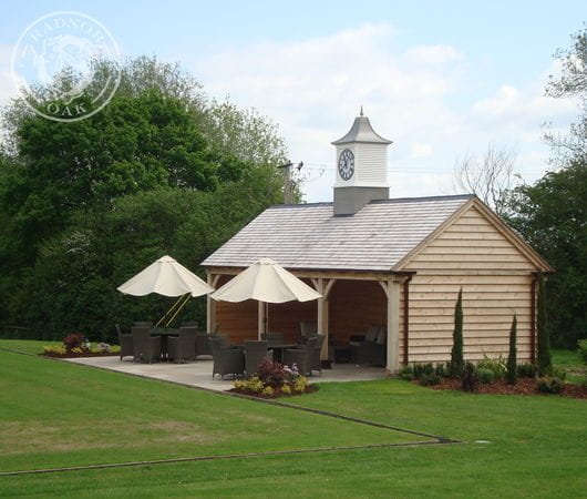 A new oak framed pavilion for a bowls club by Radnor Oak